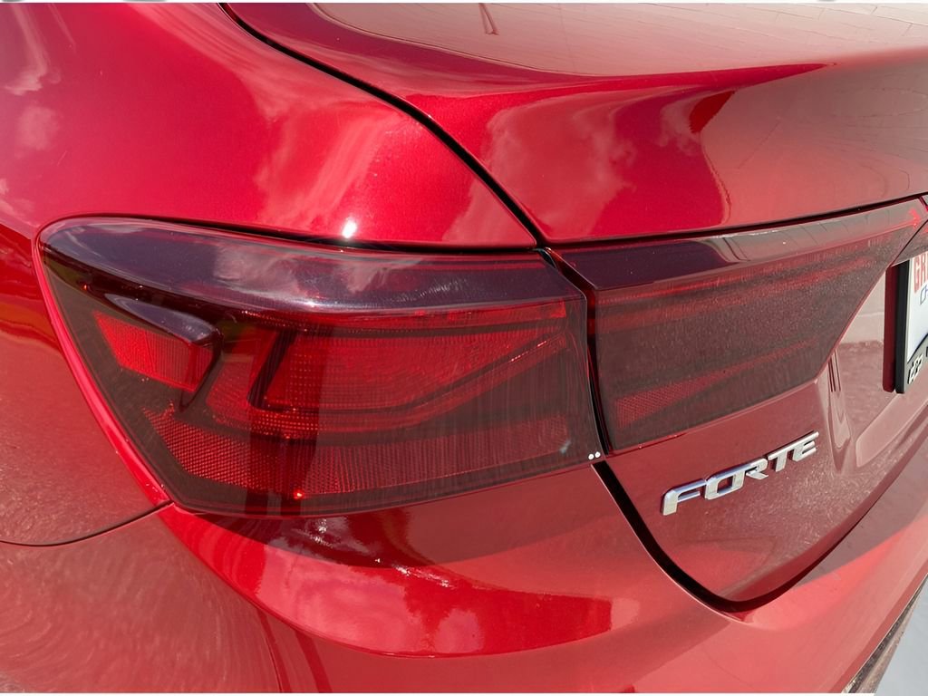 Used 2020 Kia Forte LXS FWD image 23