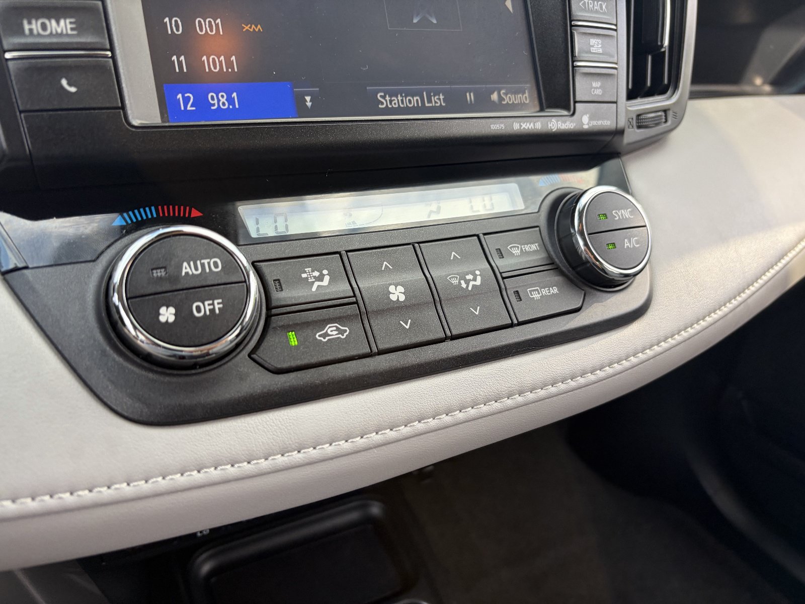 Used 2016 Toyota RAV4 Limited AWD/4WD image 25