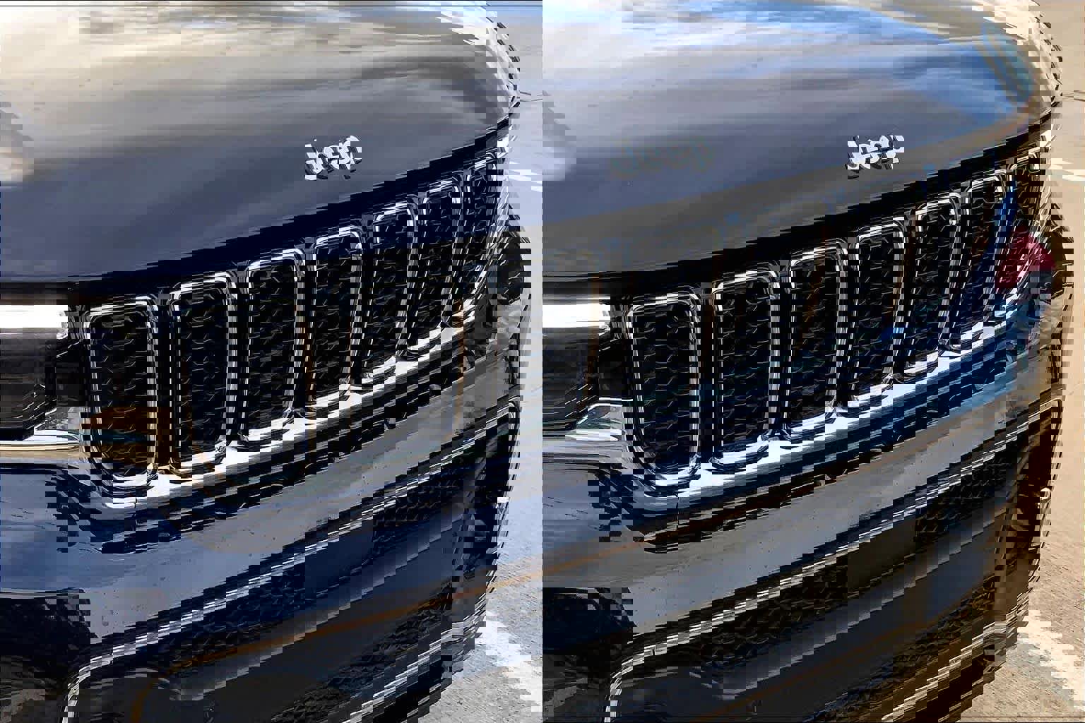 Used 2024 Jeep Grand Cherokee L Overland w/ Trailer Tow Package image 29