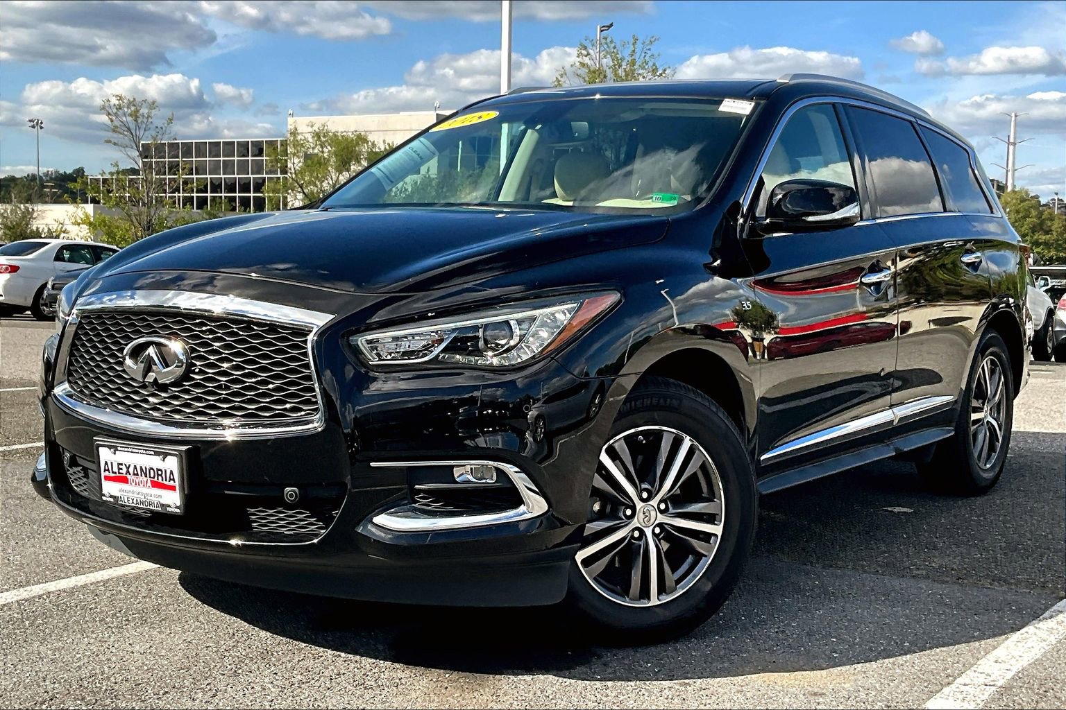 Used 2018 INFINITI QX60 FWD w/ Premium Plus Package