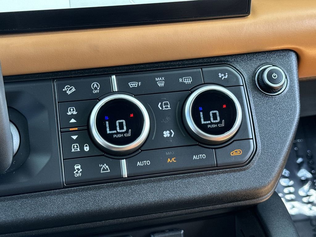 Used 2023 Land Rover Defender 110 V8 image 28