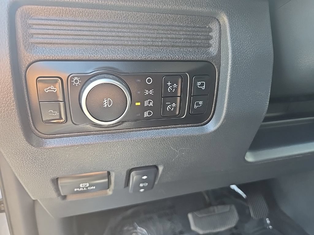 Used 2025 Ford F350 Platinum AWD/4WD image 14