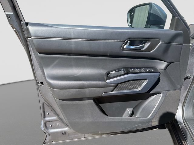 Used 2023 Nissan Pathfinder SL AWD/4WD image 23