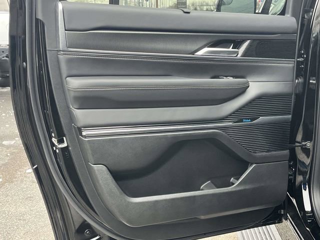 New 2026 Jeep Grand Wagoneer L Summit image 14