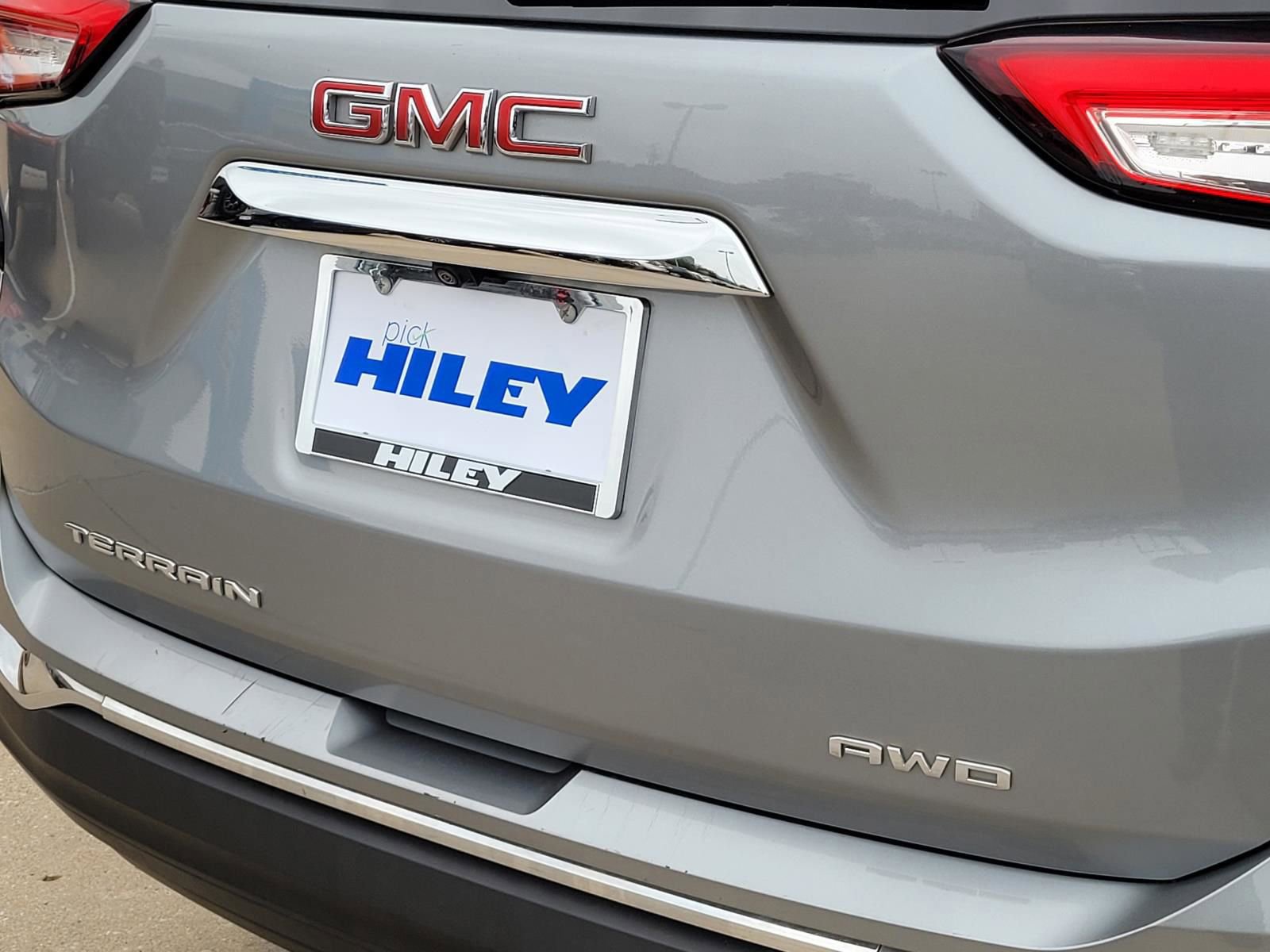 Used 2024 GMC Terrain SLT image 5