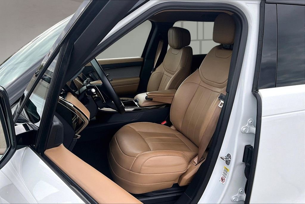 Used 2024 Land Rover Range Rover Sport SE image 26