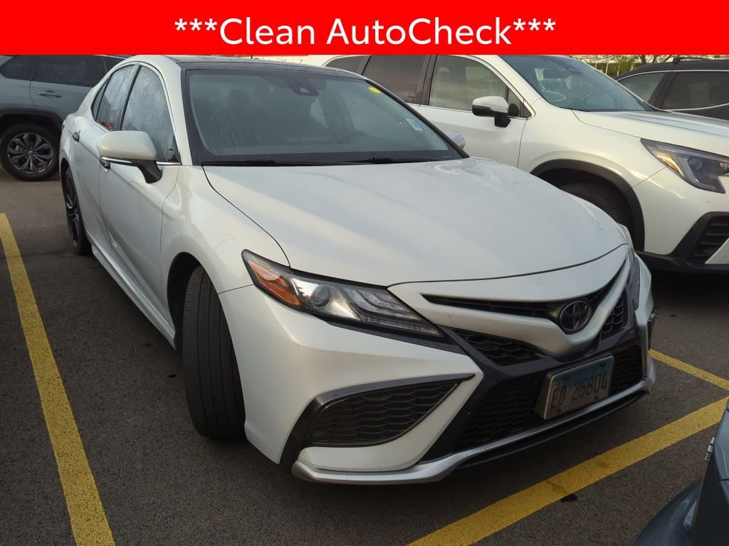 Used 2022 Toyota Camry XSE image 3