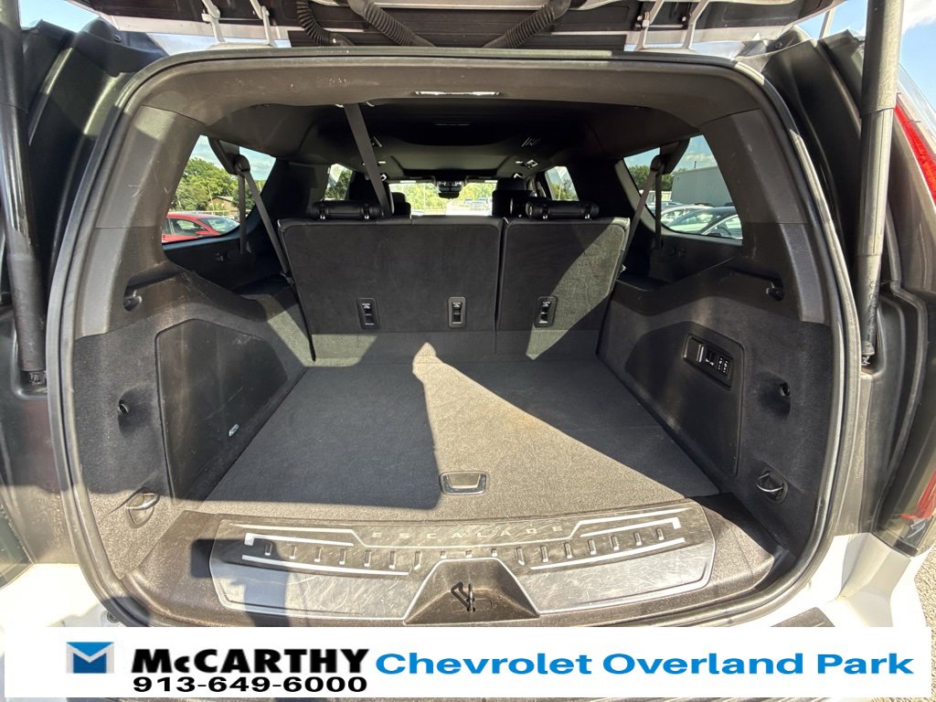 Used 2021 Cadillac Escalade ESV Premium Luxury w/ LPO, Illumination Package image 36