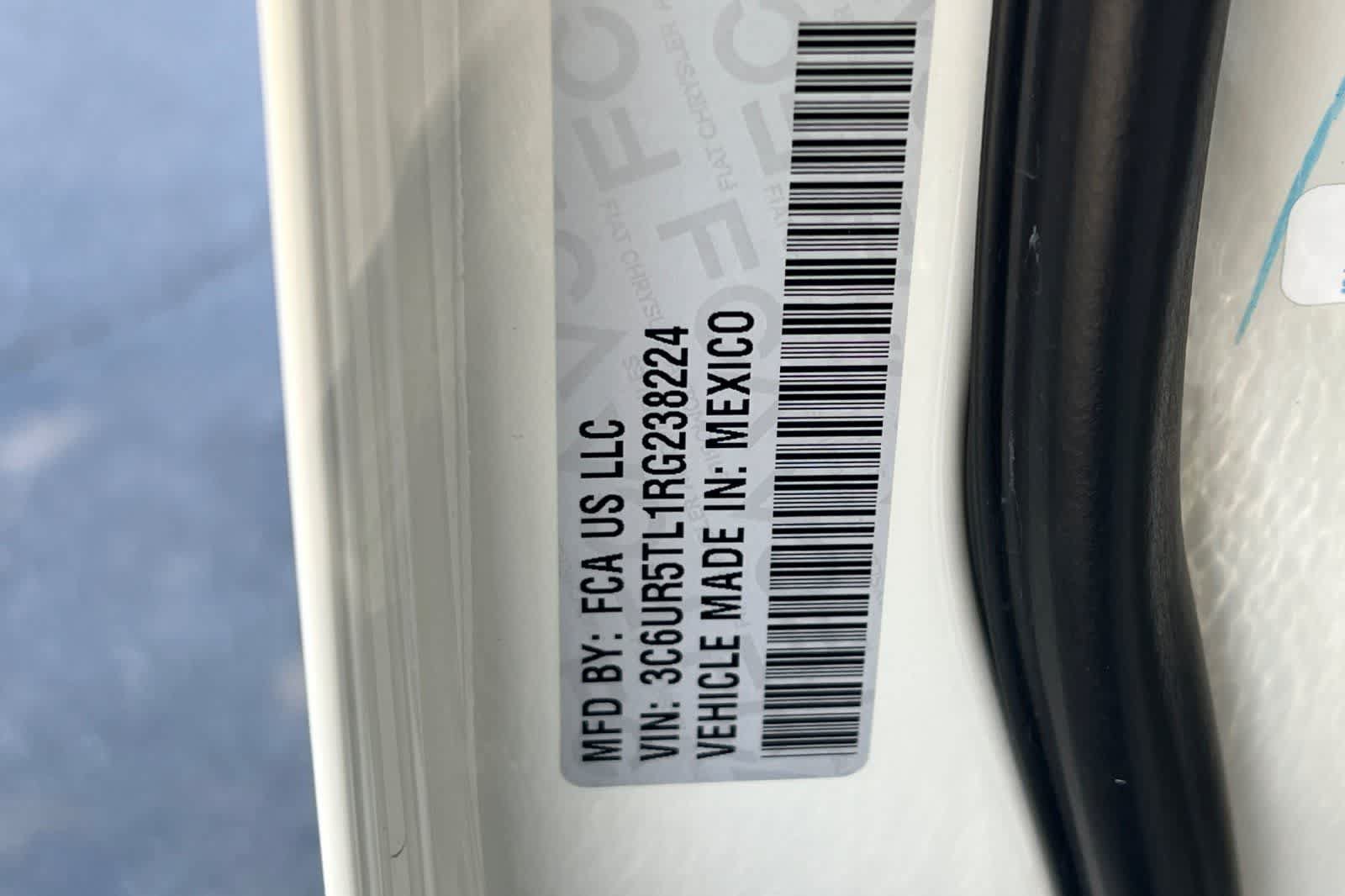 Used 2024 RAM 2500 Limited AWD/4WD image 37