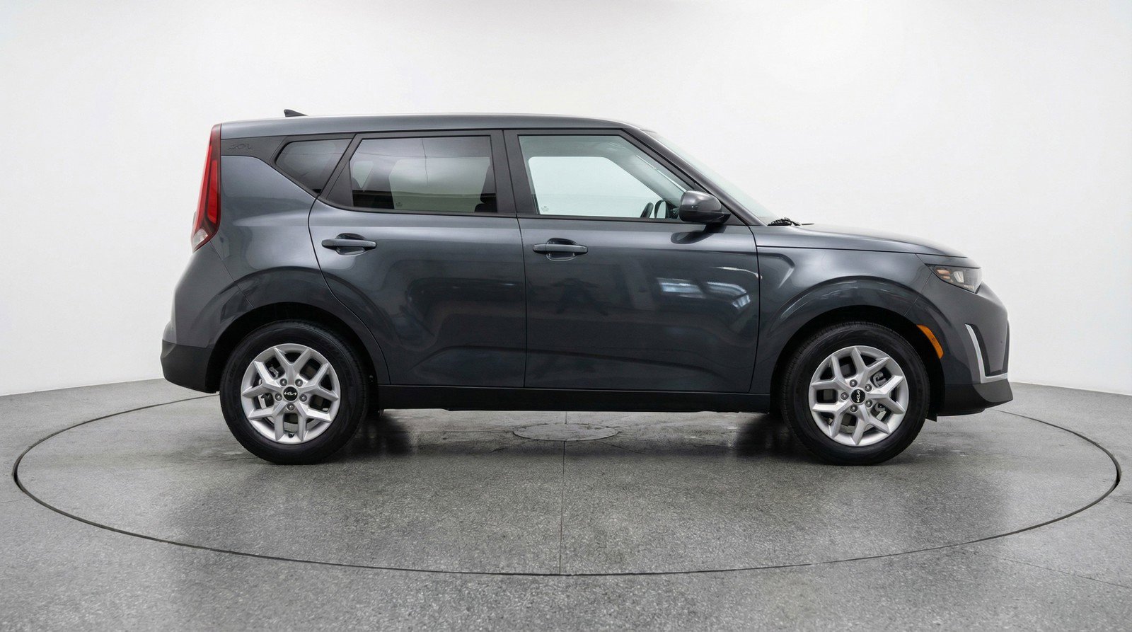 Used 2025 Kia Soul LX w/ LX Technology Package image 11