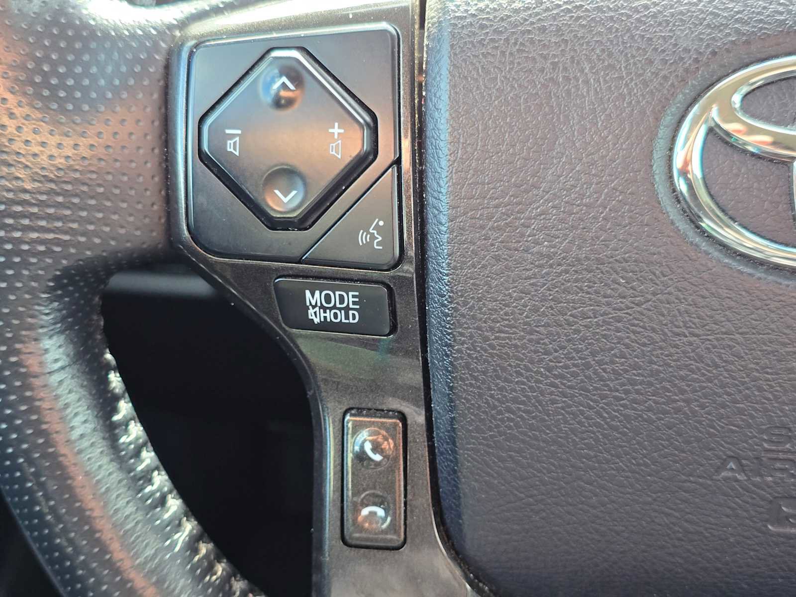 Certified 2024 Toyota 4Runner TRD Off-Road Premium image 40