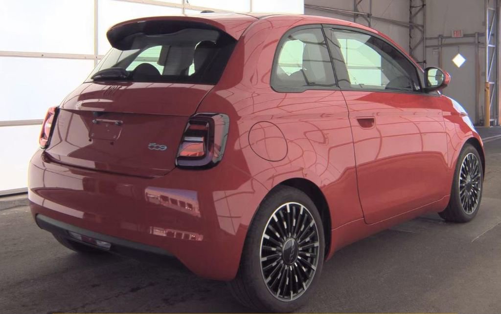 Used 2024 FIAT 500 e (RED) FWD image 4