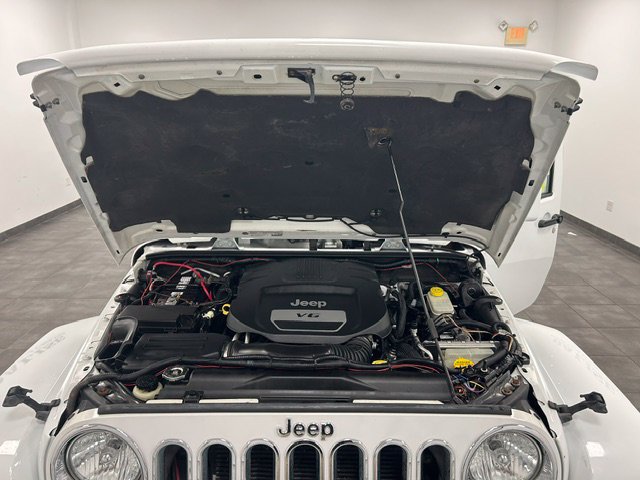 Used 2014 Jeep Wrangler Sahara w/ Dual Top Group AWD/4WD image 31