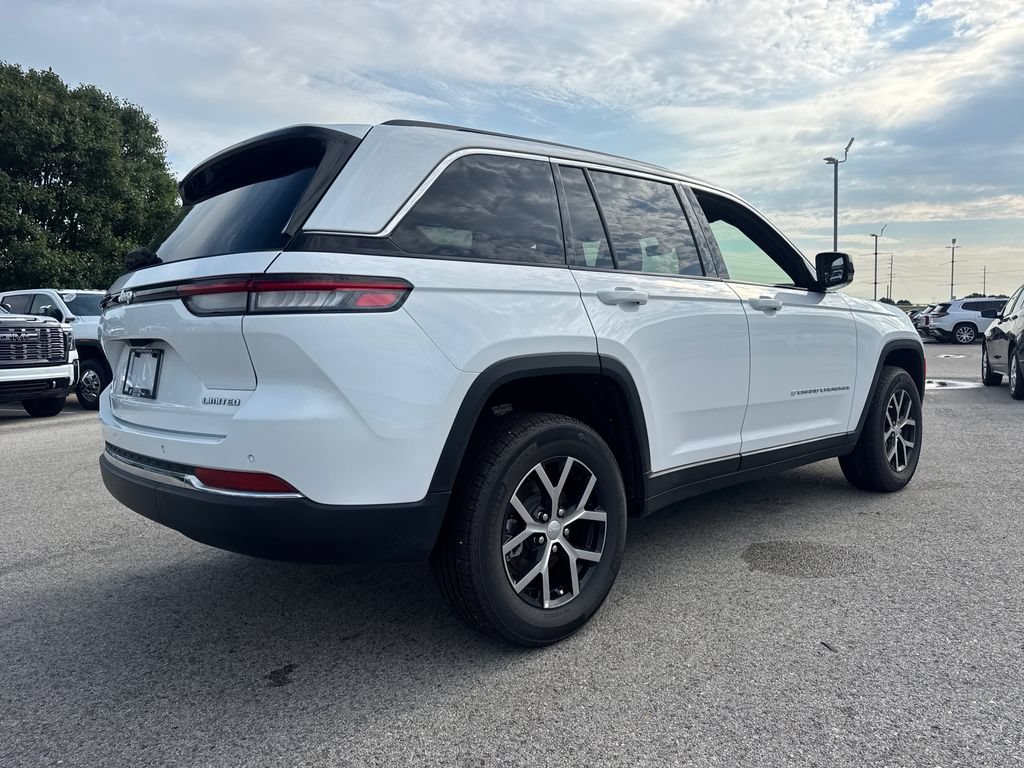 Used 2025 Jeep Grand Cherokee Limited AWD/4WD image 8