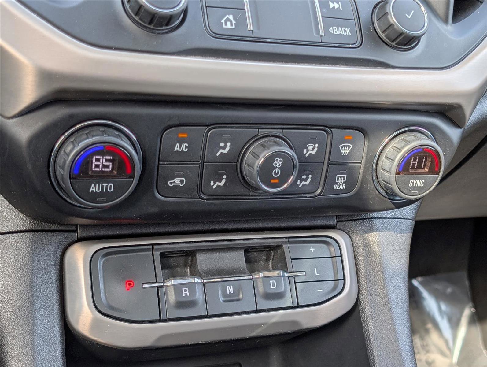 Used 2021 GMC Acadia Denali w/ Denali Ultimate Package image 28