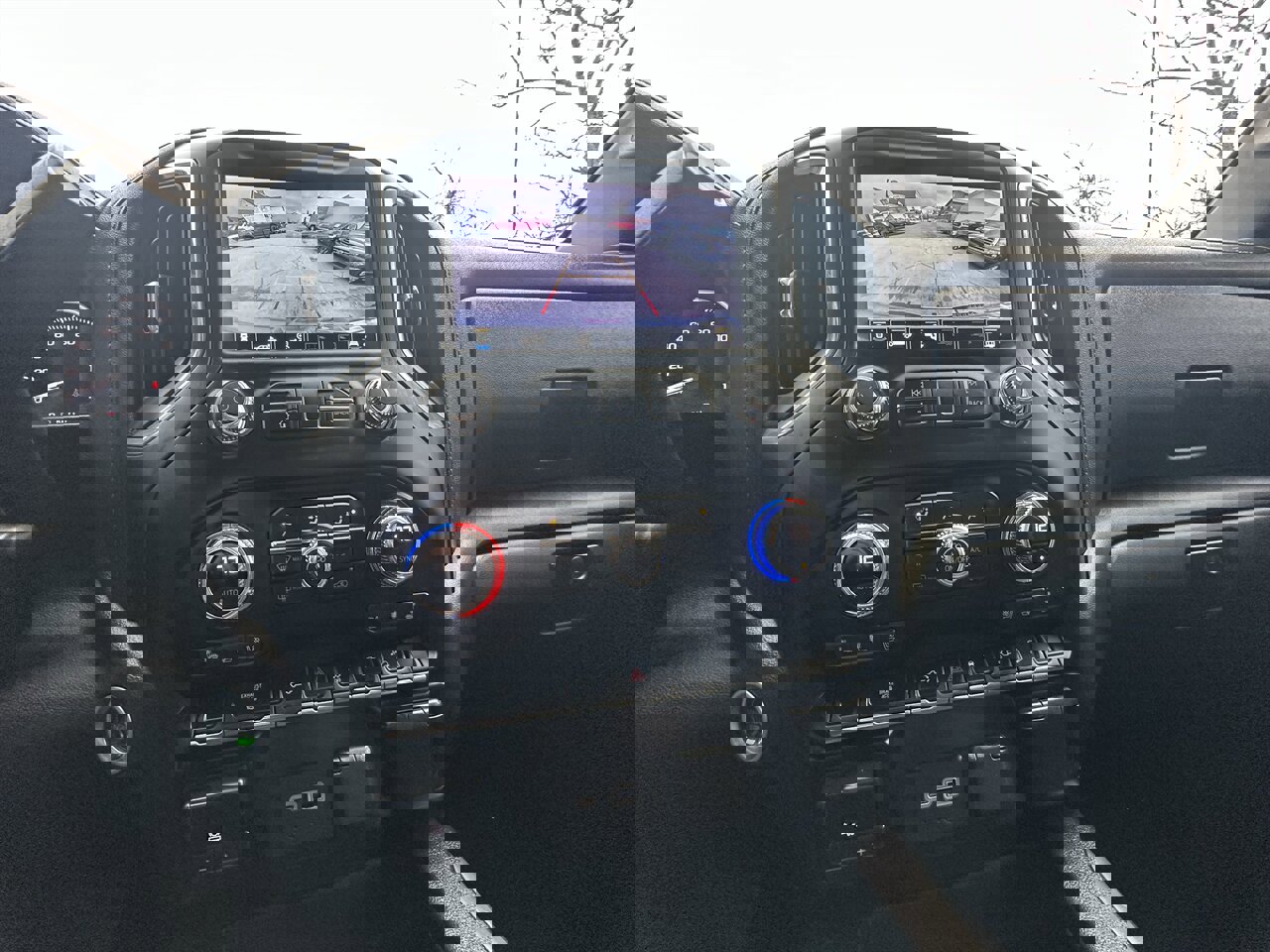 Used 2021 GMC Sierra 2500 AT4 w/ Gooseneck/5TH Wheel Package image 22