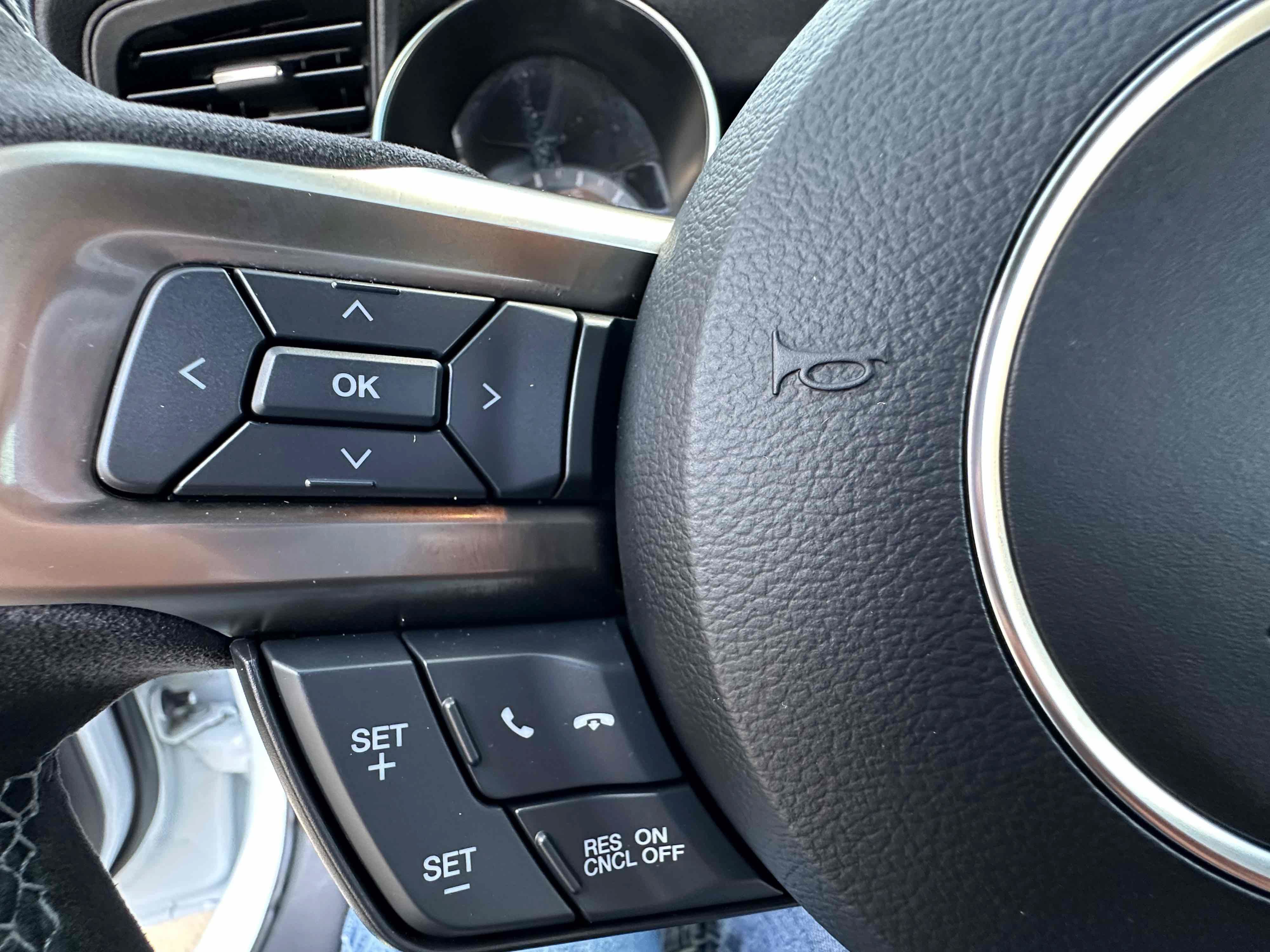 Used 2019 Ford Mustang Shelby GT350 w/ Technology Package RWD image 31