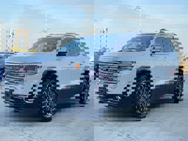 Used 2022 GMC Acadia SLT w/ Preferred Package image 3