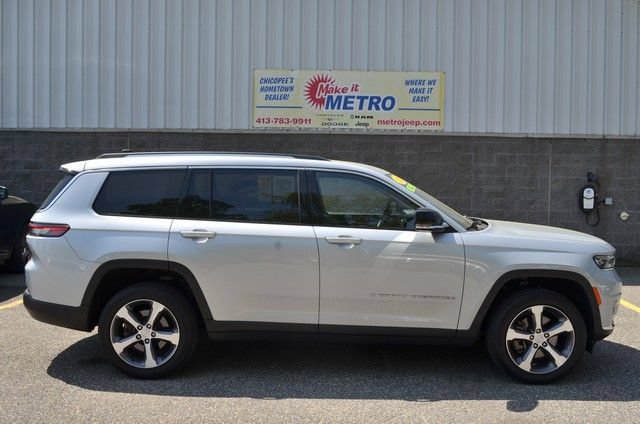 Used 2023 Jeep Grand Cherokee L Limited w/ Rear Seat Video Group I AWD/4WD image 9