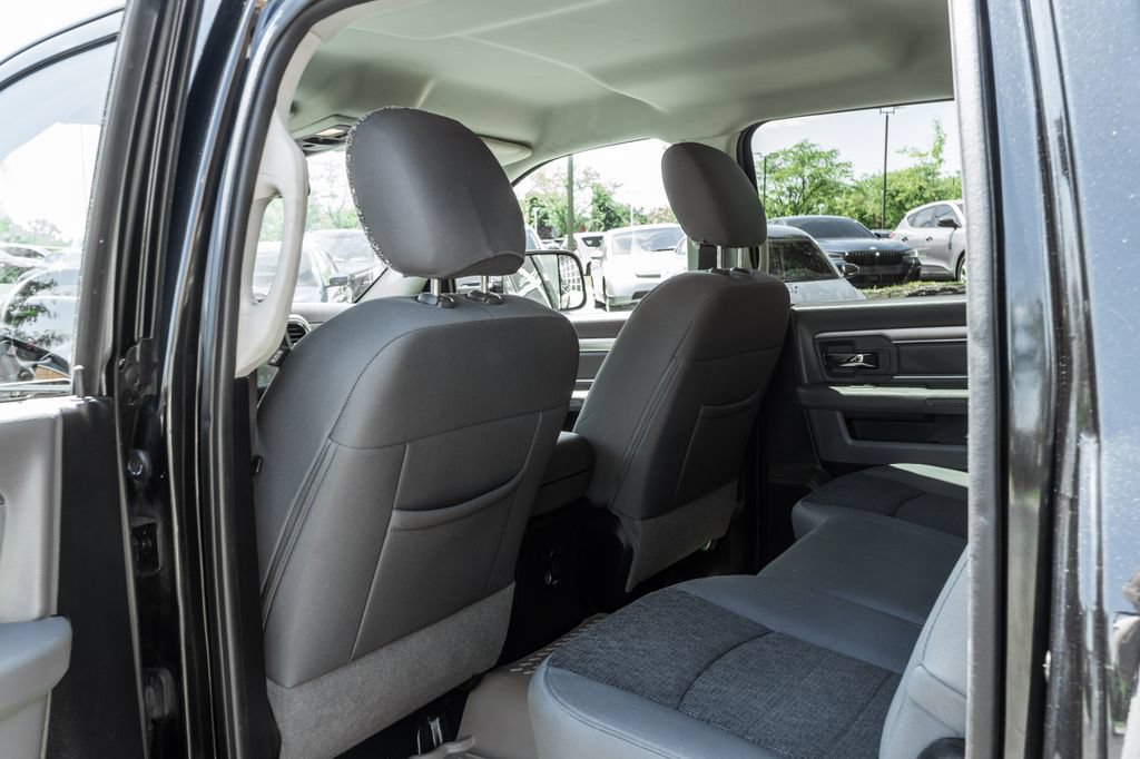 Used 2016 RAM 1500 Classic SLT w/ SLT Plus D←cor Group AWD/4WD image 26