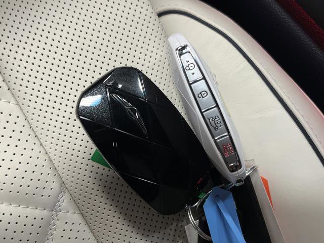 Used 2025 Genesis GV80 3.5T Prestige image 30