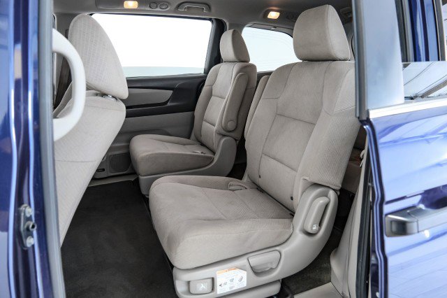 Used 2015 Honda Odyssey LX image 33