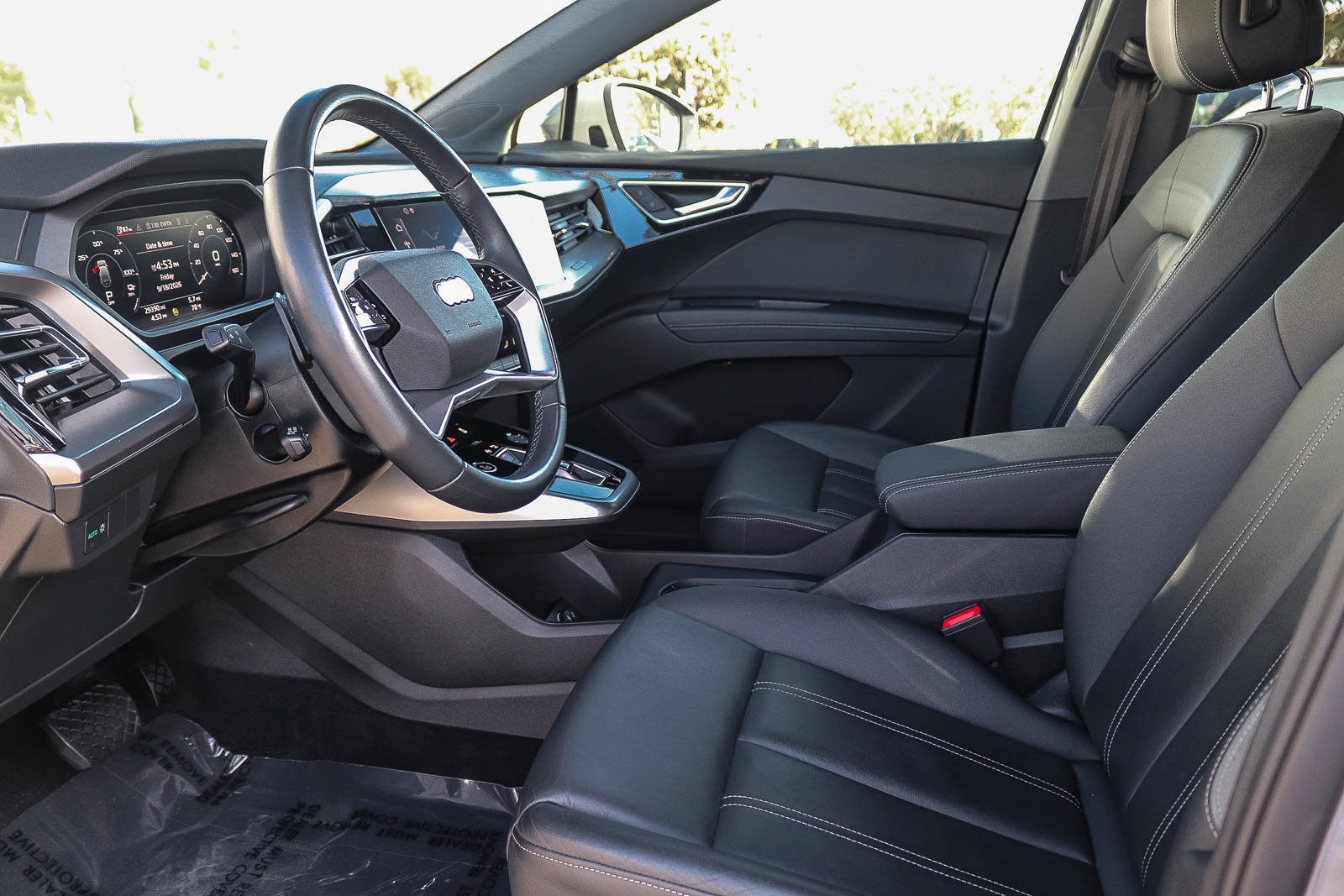 Used 2023 Audi Q4 e-tron Premium Plus w/ Premium Plus RWD image 19