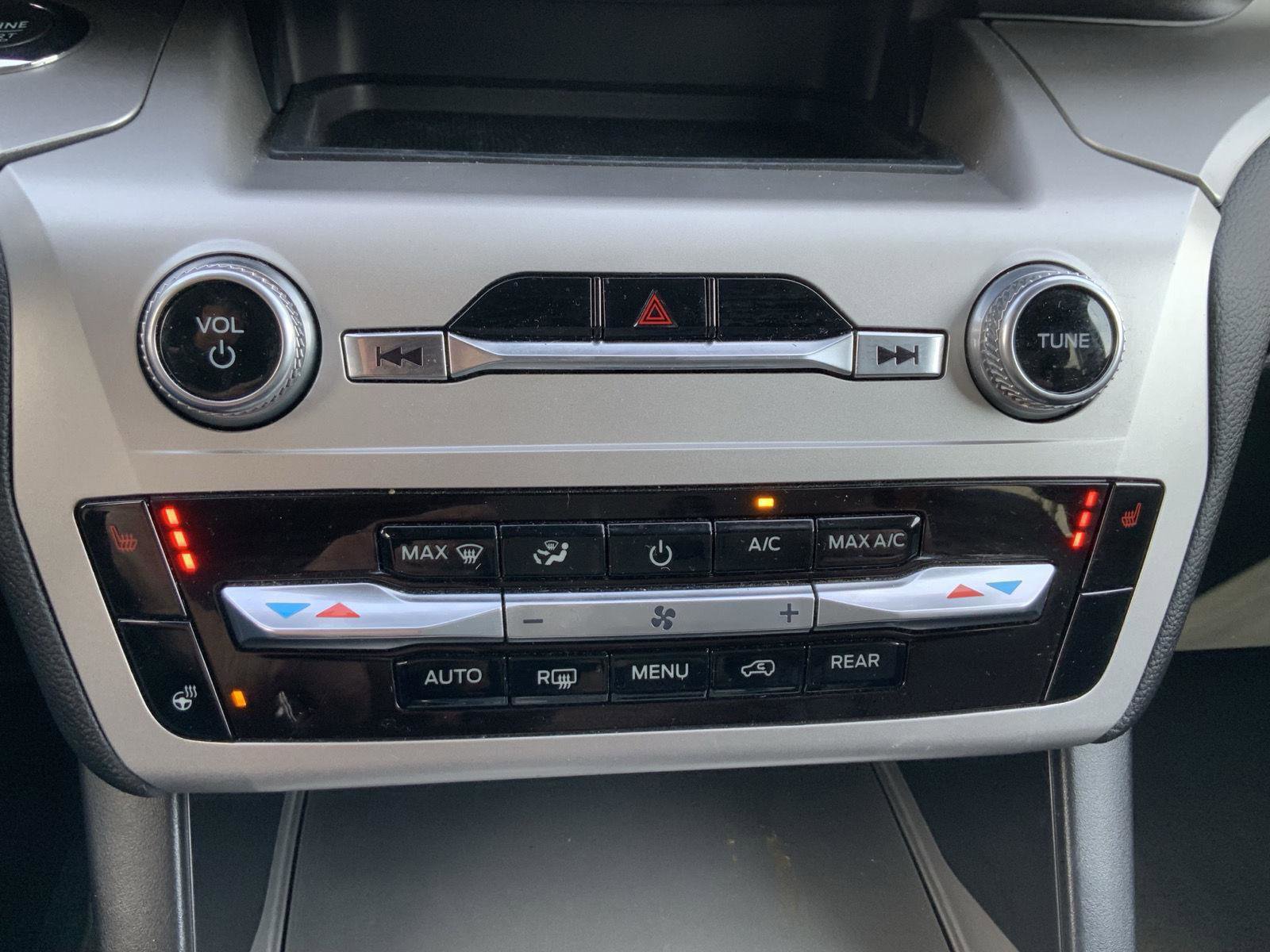 Used 2022 Ford Explorer XLT w/ Equipment Group 202A image 45