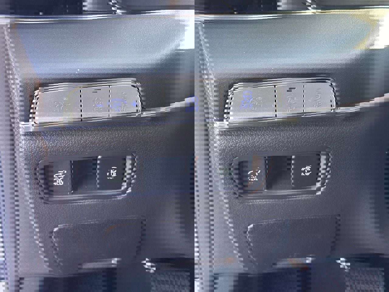 Used 2024 Genesis GV80 2.5T image 32