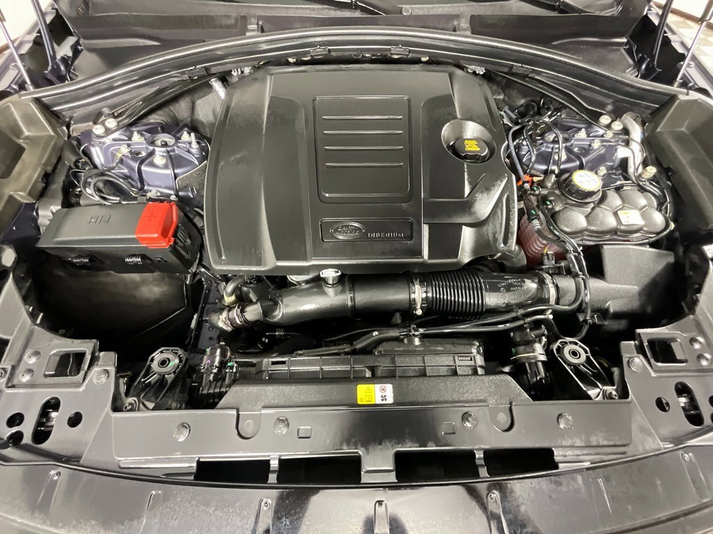 Certified 2025 Land Rover Range Rover Velar S image 29