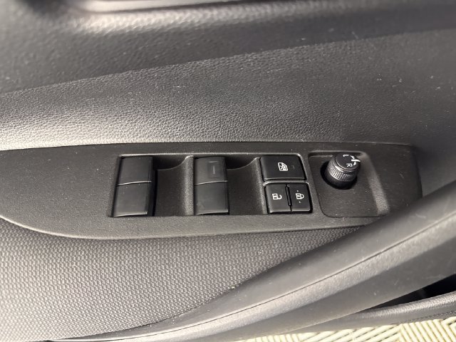Used 2022 Toyota Corolla LE FWD image 25