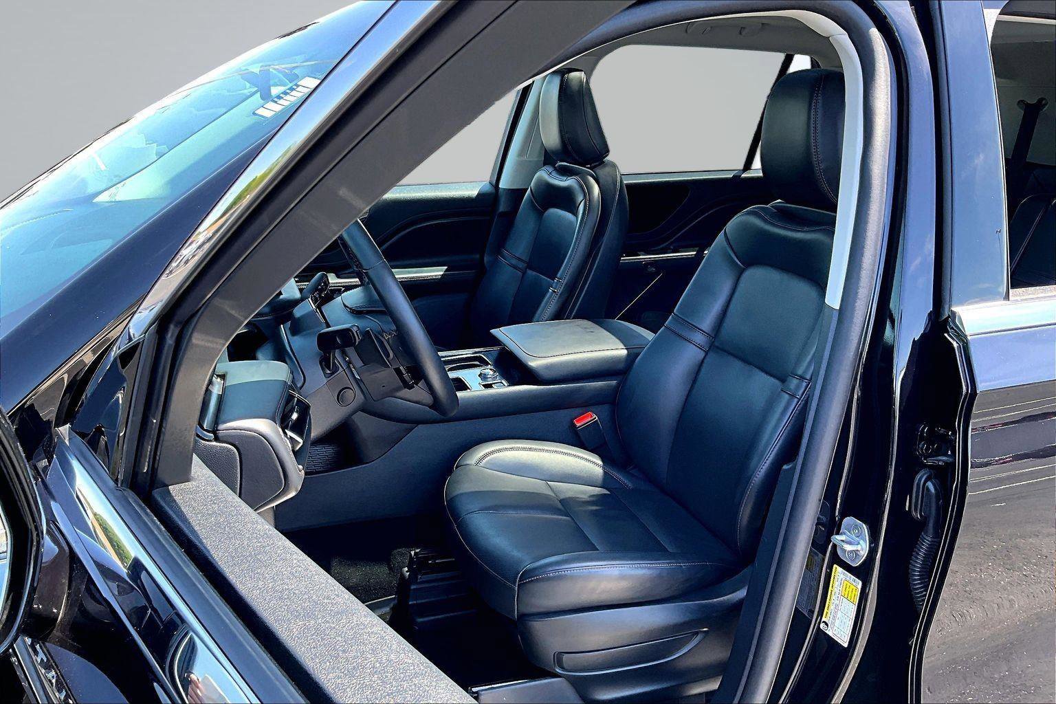 Used 2025 Lincoln Aviator AWD image 26