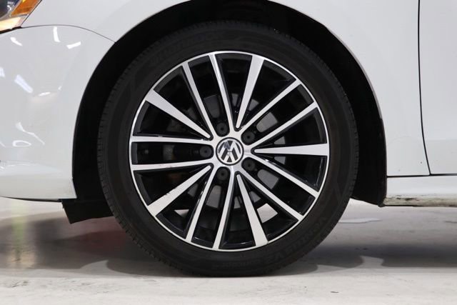 Used 2016 Volkswagen Jetta Sport FWD image 9