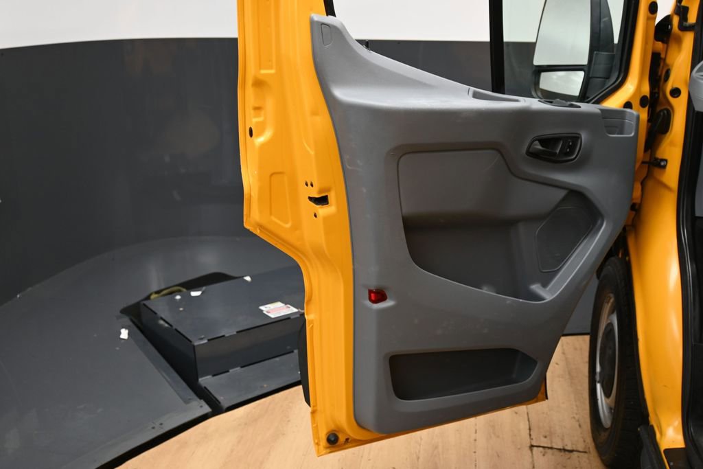 Used 2018 Ford Transit 150 XL RWD image 35