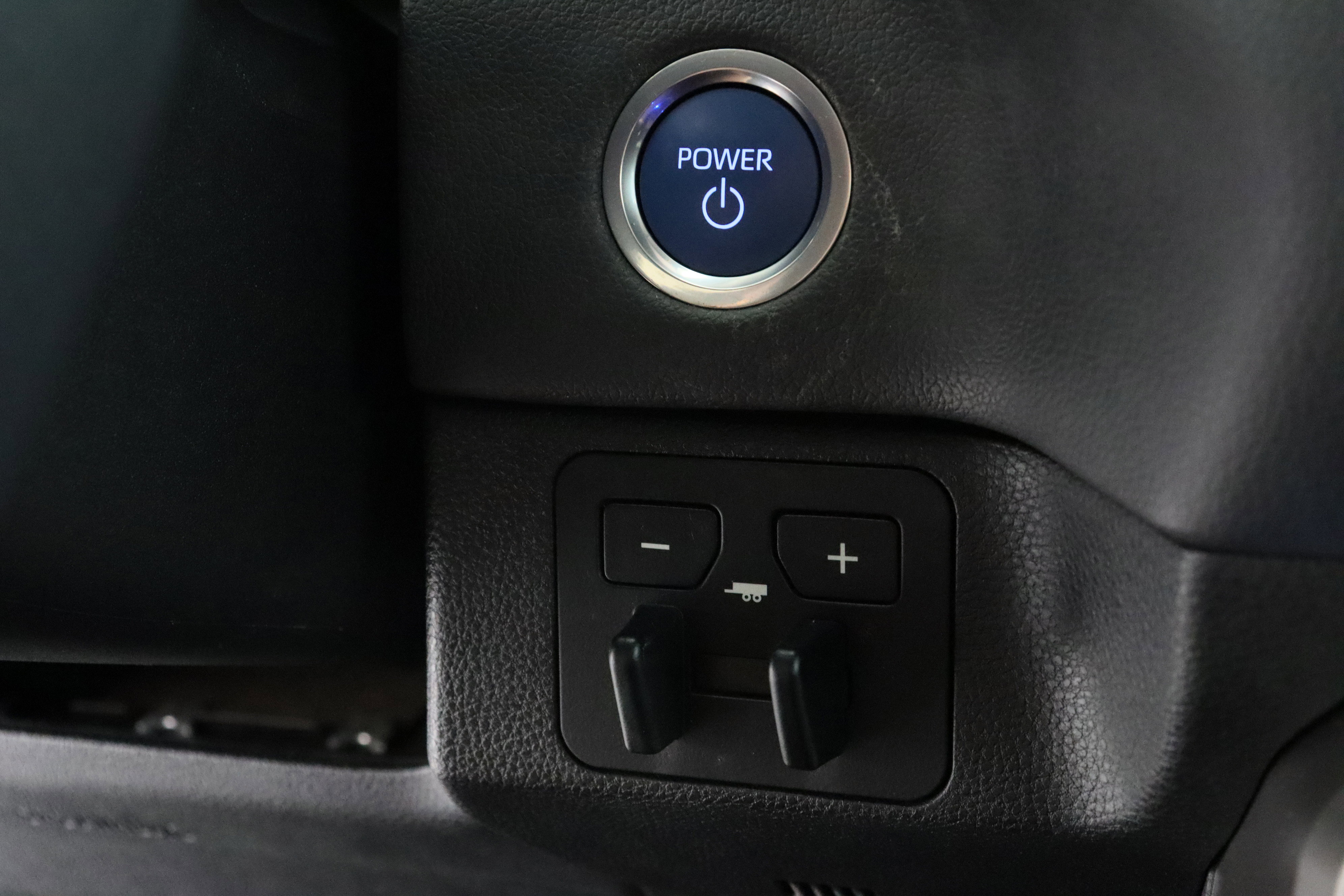 Used 2023 Toyota Tundra Limited w/ Power Package RWD image 18