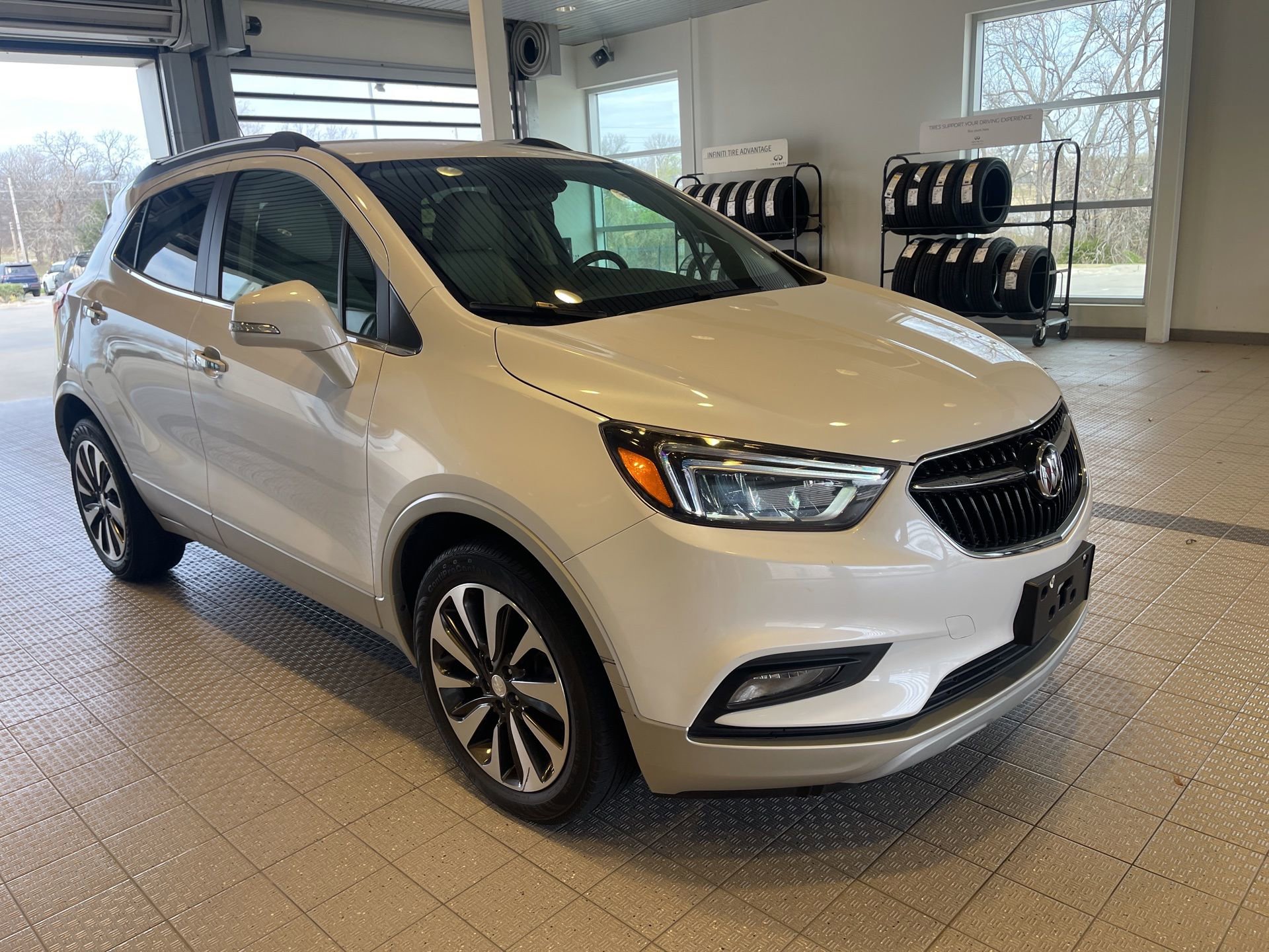 Used 2017 Buick Encore Essence image 3