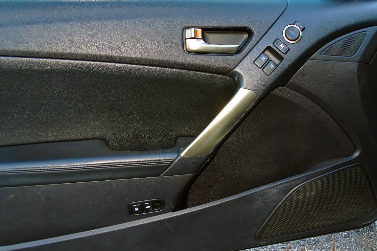 Used 2013 Hyundai Genesis 3.8 image 11