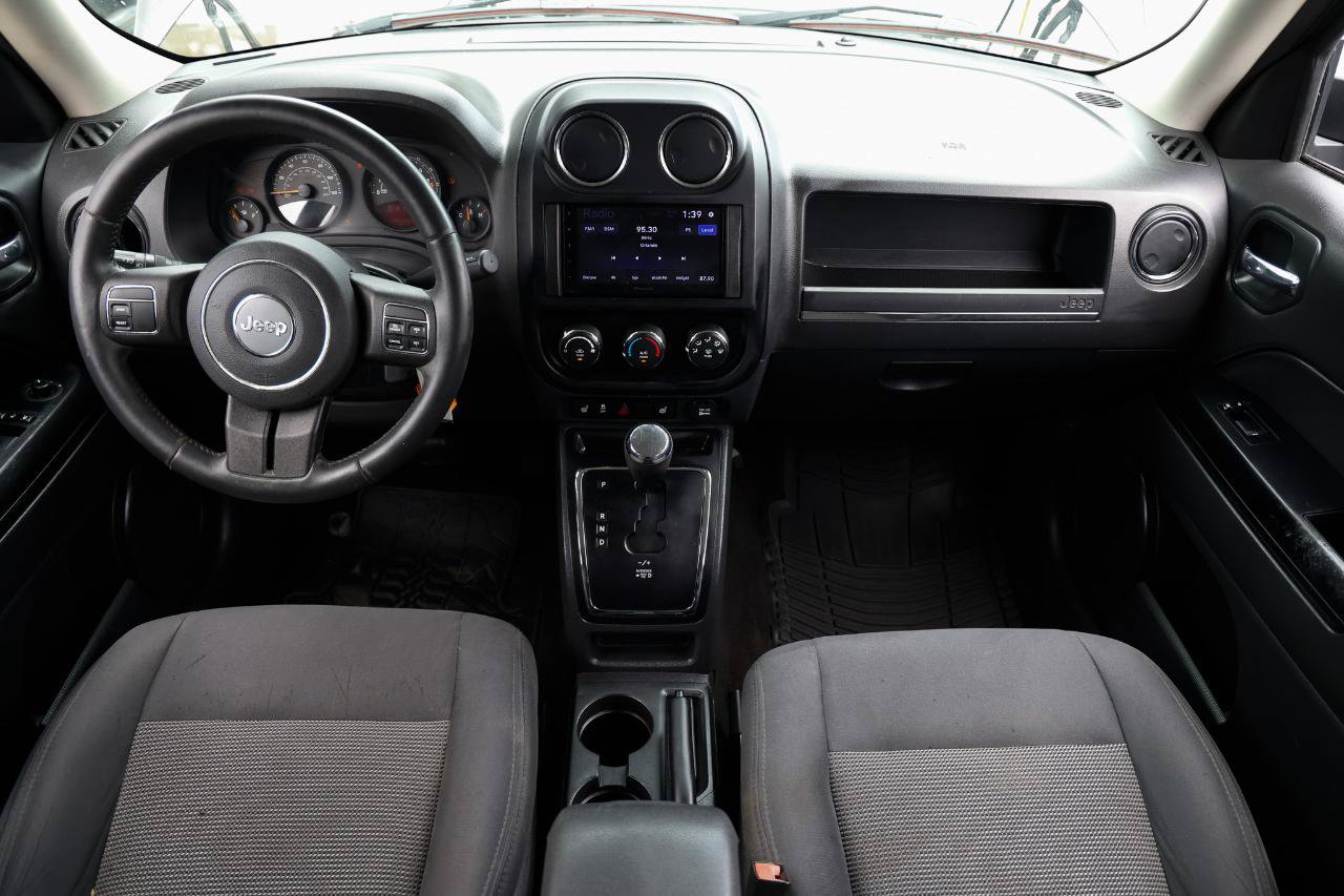 Used 2016 Jeep Patriot Latitude AWD/4WD image 2
