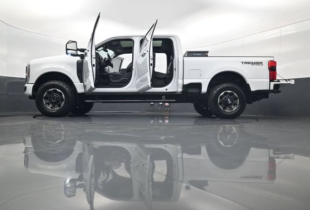 Used 2024 Ford F250 Lariat w/ Lariat Ultimate Package AWD/4WD image 34