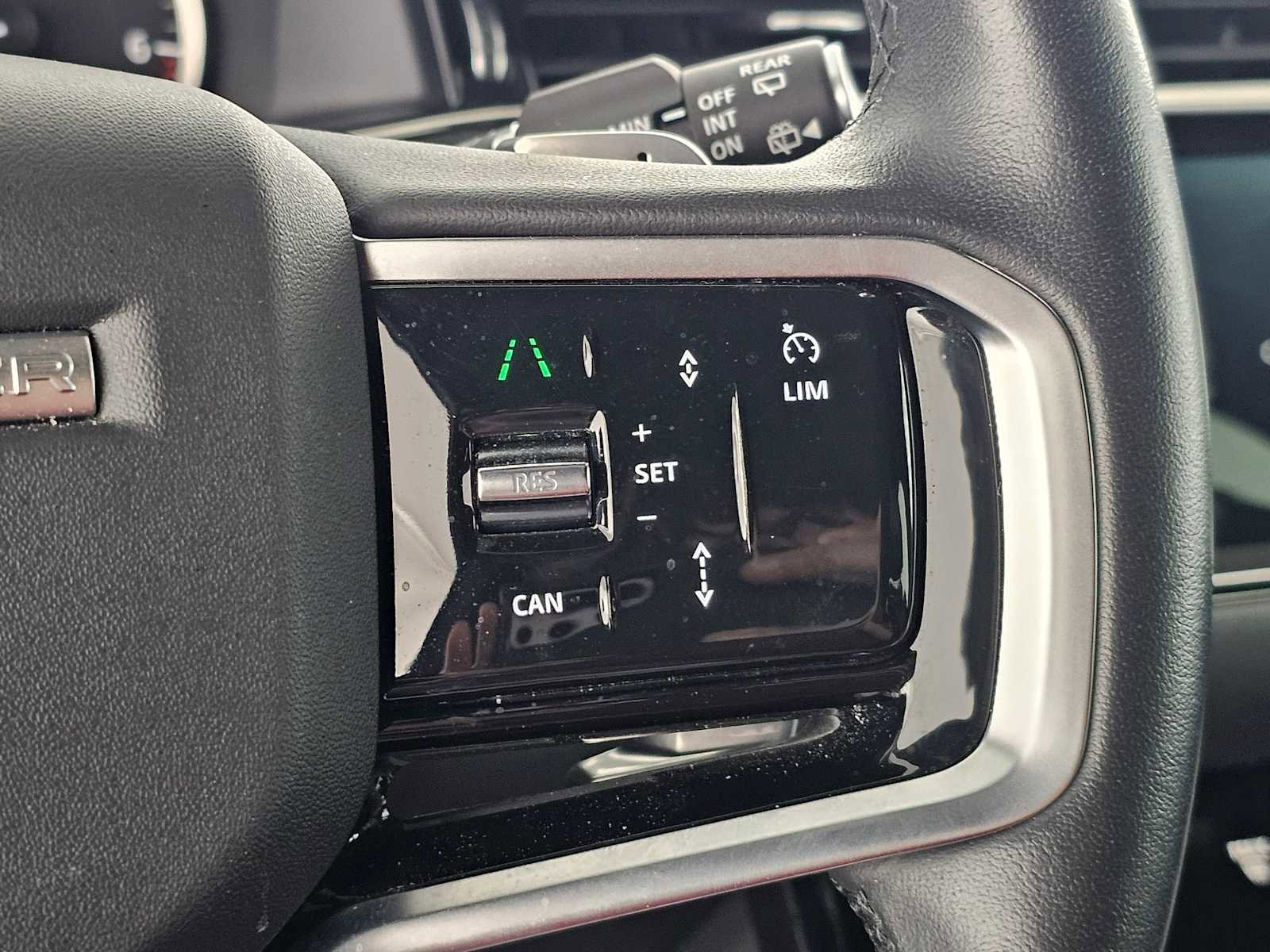 Used 2023 Land Rover Range Rover Evoque R-Dynamic SE image 32