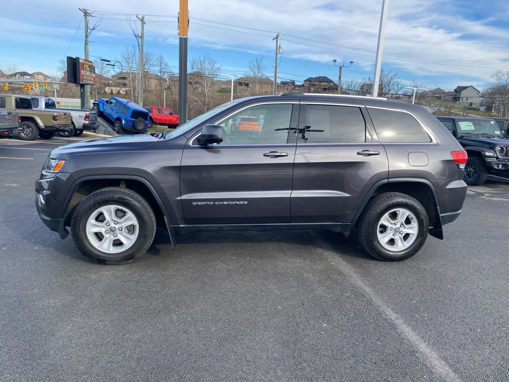 Certified 2016 Jeep Grand Cherokee Laredo w/ Quick Order Package 23E image 6