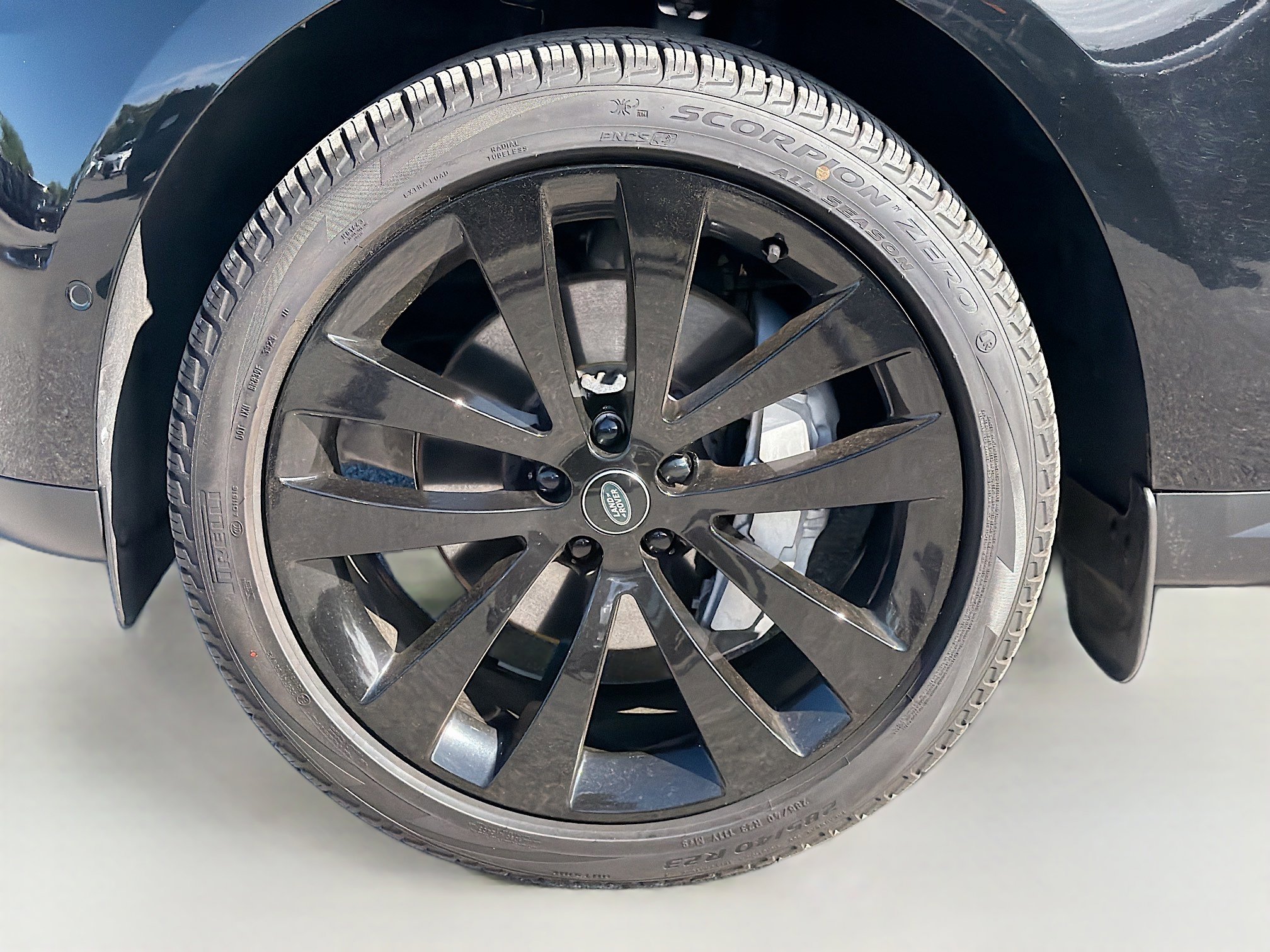 Used 2024 Land Rover Range Rover Sport SE image 43