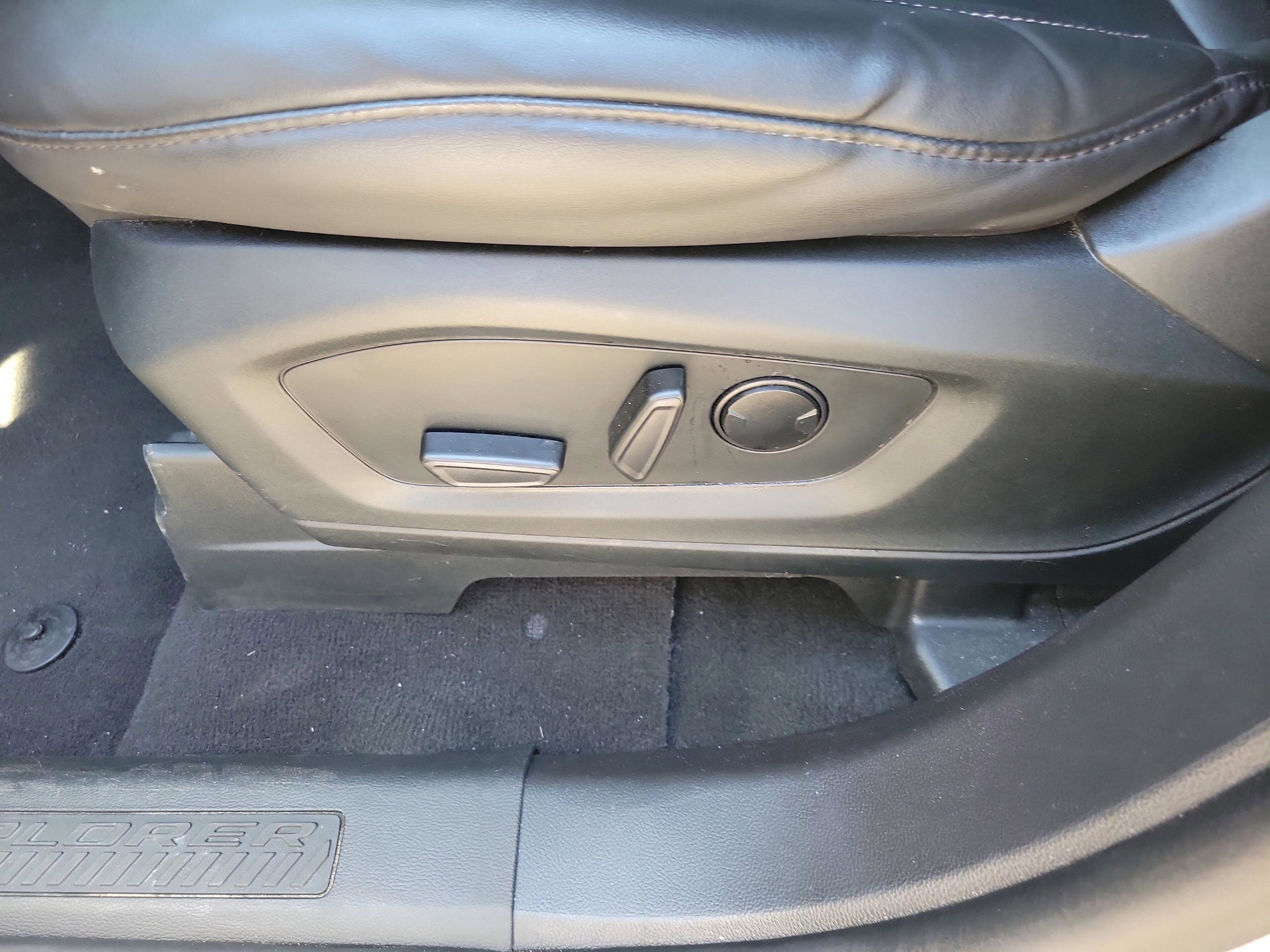 Used 2023 Ford Explorer XLT w/ Equipment Group 202A RWD image 20