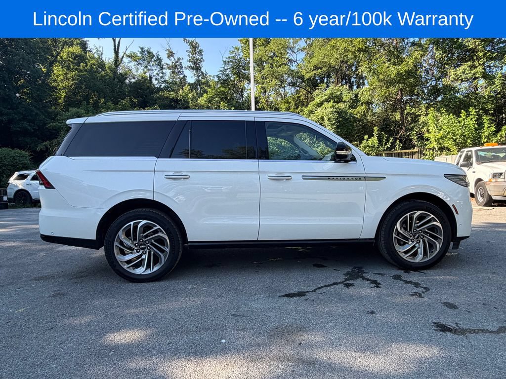 Certified 2025 Lincoln Navigator Reserve AWD/4WD image 8