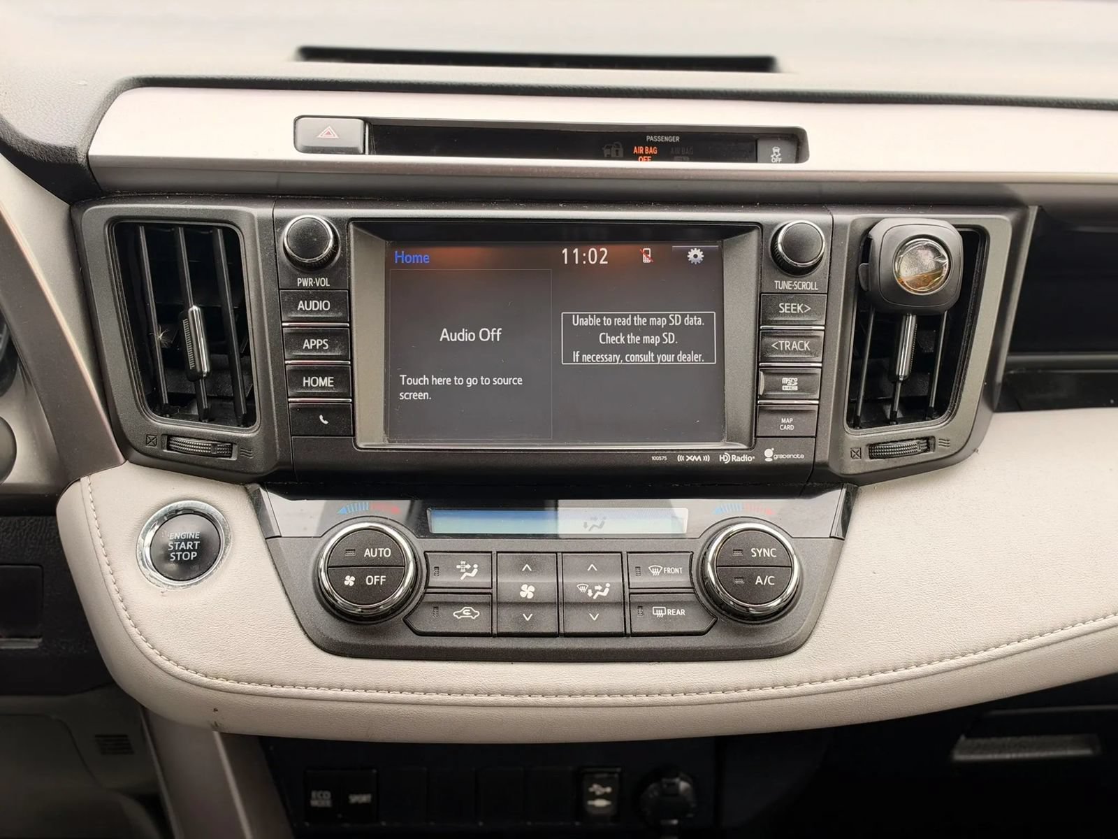 Used 2016 Toyota RAV4 XLE AWD/4WD image 15