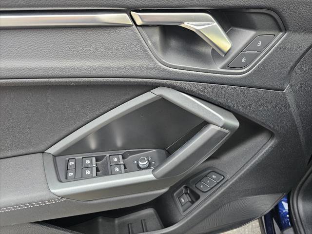 Certified 2025 Audi Q3 2.0T Premium w/ Convenience Package AWD/4WD image 10