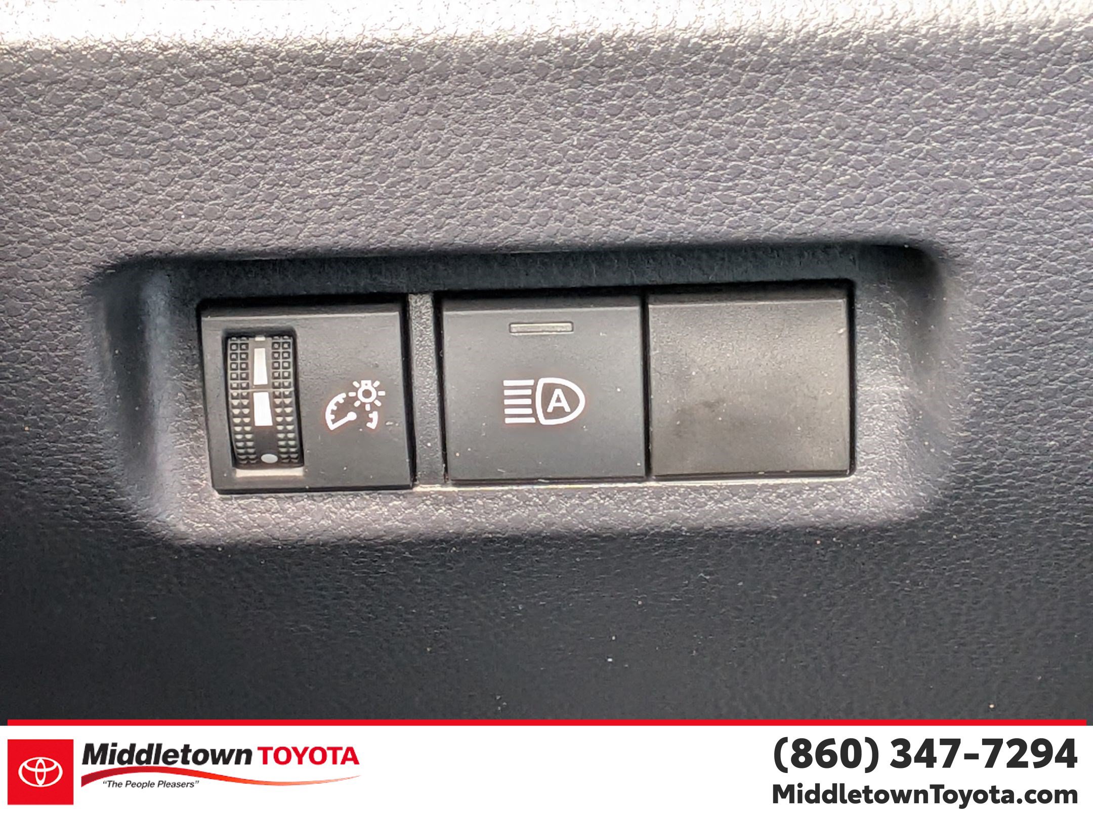 Certified 2025 Toyota RAV4 XLE AWD/4WD image 17
