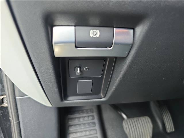 Used 2024 Land Rover Defender 110 X-Dynamic SE AWD/4WD image 25