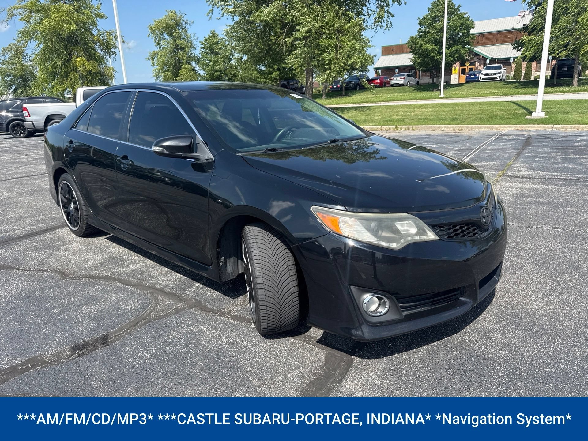 Used 2012 Toyota Camry SE w/ Leather Pkg FWD image 4