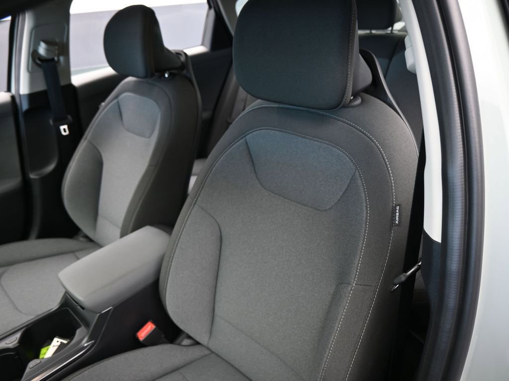 Used 2025 Kia K4 LXS image 11